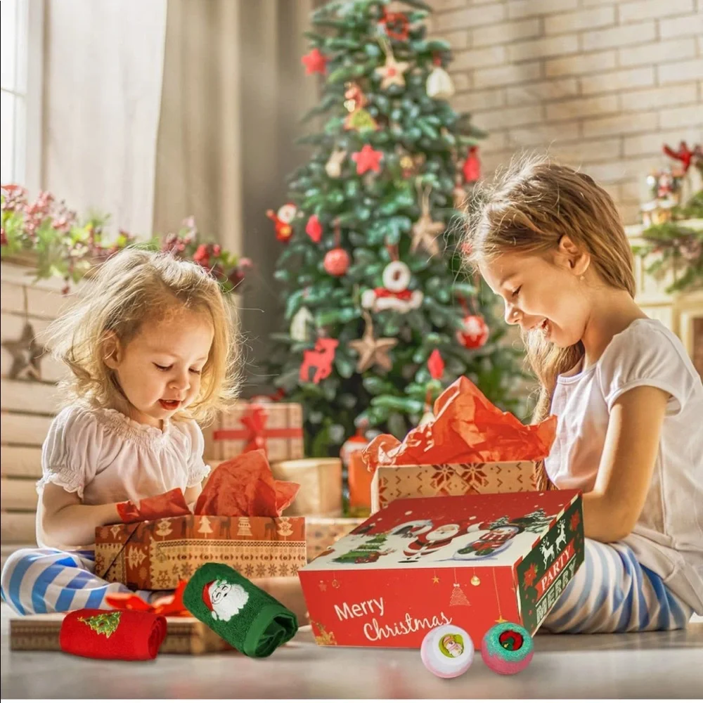 (2 pack) Christmas Hand Towels 12 x 18 inch & Bath Bombs Gift Set -100% Cotton - Picture 3 of 11